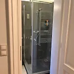 Modern Comfort In Historical Διαμέρισμα