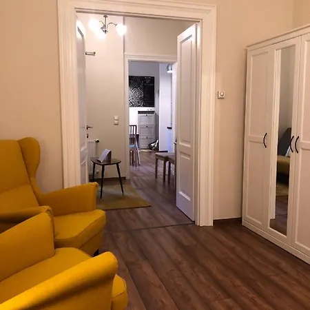 Modern Comfort In Historical Daire *