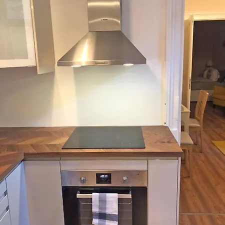 Modern Comfort In Historical Appartement Boedapest