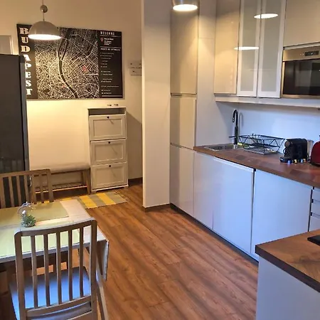 Modern Comfort In Historical Appartement *