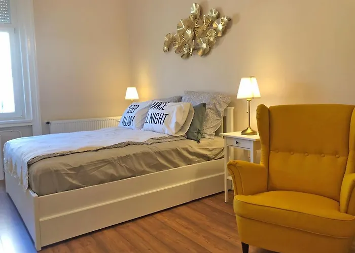 Modern Comfort In Historical Apartament *