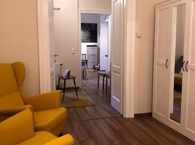 Modern Comfort In Historical Lägenhet *