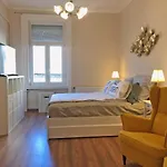 Modern Comfort In Historical Apartmán Budapešť