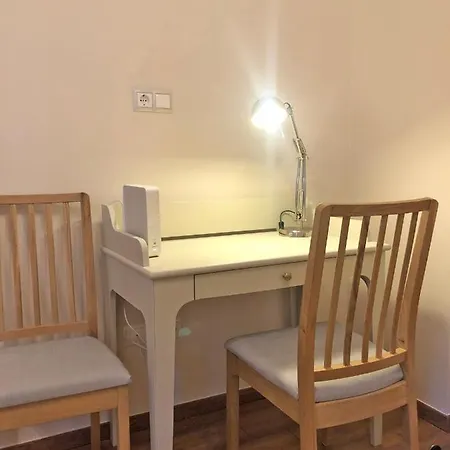Modern Comfort In Historical 公寓 *