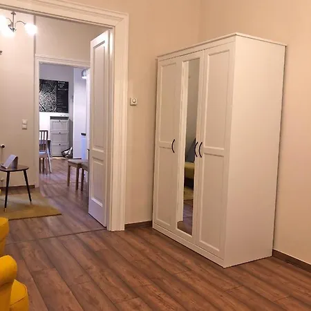 Modern Comfort In Historical Boedapest